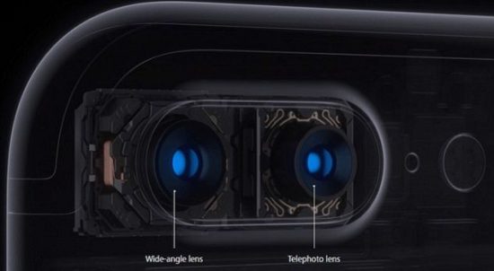 382049f500000578-3781859-apple-s-latest-phone-the-iphone-7-has-two-cameras-that-work-as-o-a-101-1473437086988_1473452148-6278212