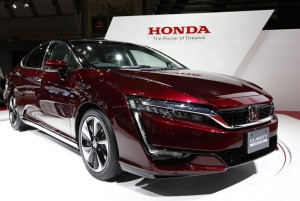 The Honda Motor Co. FCX Clarity fuel cell vehicle stands on display at the Tokyo Motor Show in Tokyo, Japan, on Wednesday, Oct. 28, 2015. Toyota Motor Corp., Honda Motor Co. and Nissan Motor Co. are among automakers displaying new fuel-cell and electric vehicles at this year's Tokyo Motor Show, which runs through Nov. 8. Photographer: Tomohiro Ohsumi/Bloomberg via Getty Images