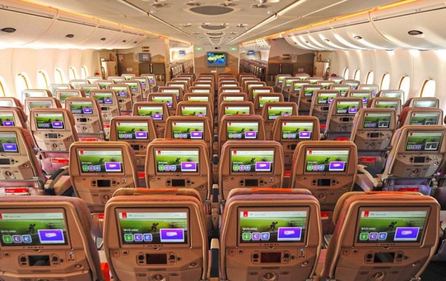 Dubai, në ajër superavioni me 615 vende