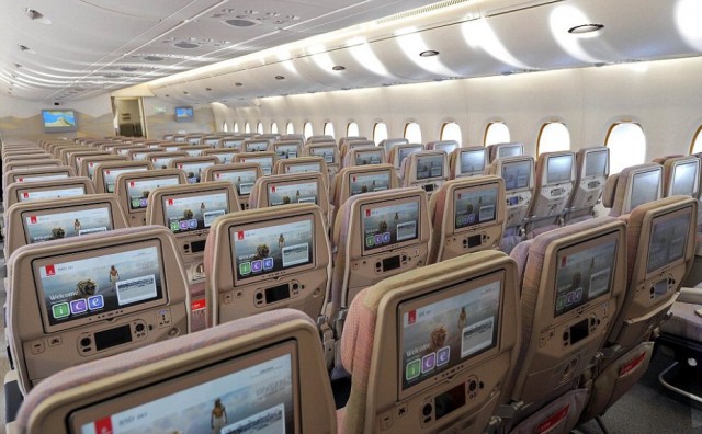 Dubai, në ajër superavioni me 615 vende