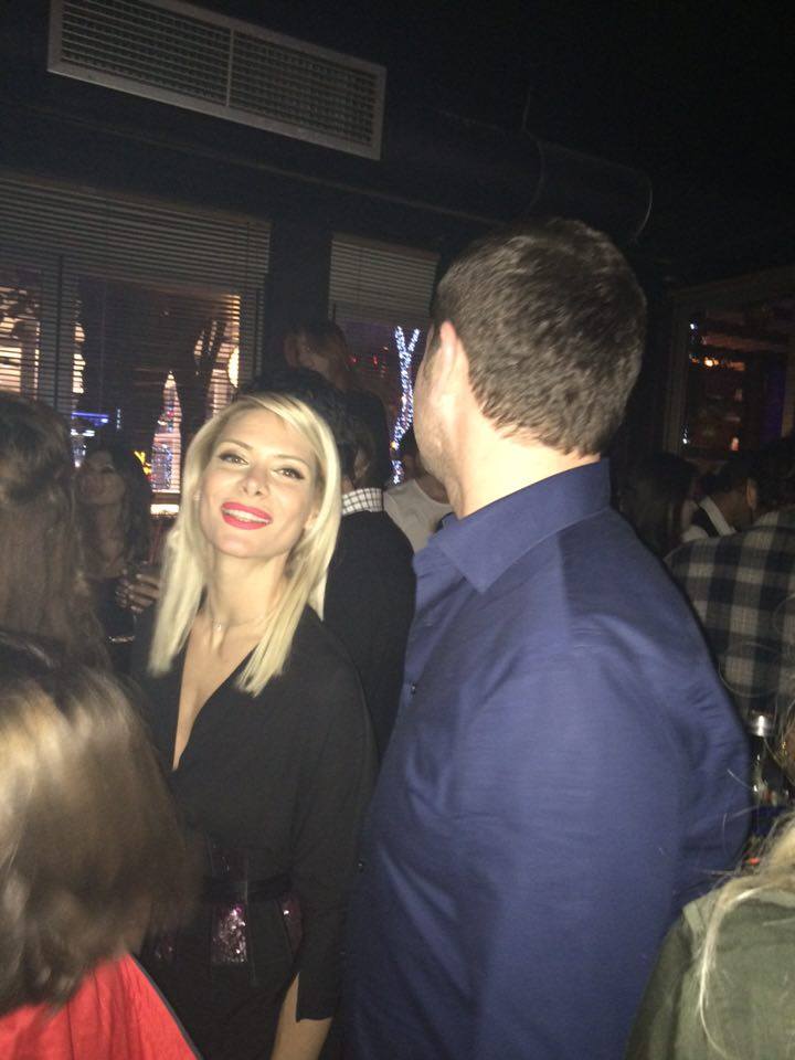 Foto/ Producentja Grabocka & vipat e DWM, festojnë mbi tavolina