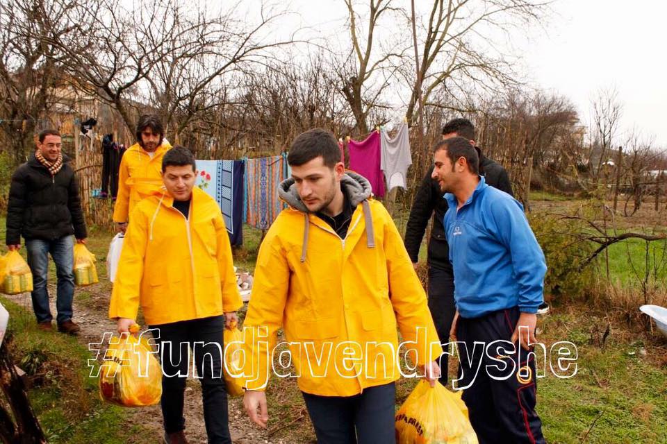 Foto/ Fundjava ndryshe e Ermal Mamaqit
