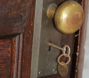 art_found_in_paris_apartment_that_was_vacant_since_1939_3