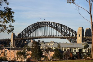 364b9a4e00000578-3691545-a-french-tricolour-flew-from-the-sydney-harbour-bridge-today-as-a-18-1468569767626_1468592814-3255669