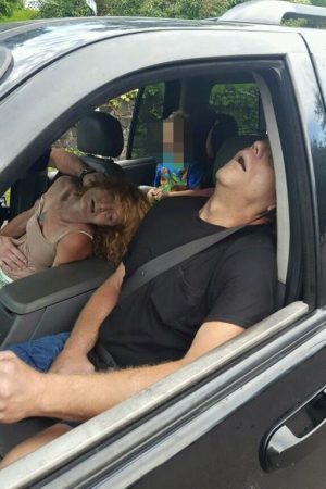 Ohio-Parents-passed-out-on-drugs-with-child-in-back-seat