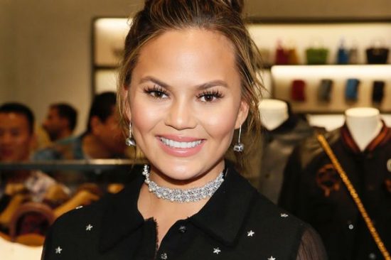 Chrissy-teigen-Main