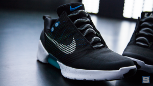 nike-hyperadapt-self-lacing-shoes-04_e7ehdz