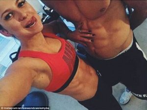 3B2489DB00000578-0-Anna_is_a_university_educated_nutrition_and_fitness_expert_and_k-a-105_1481126991955
