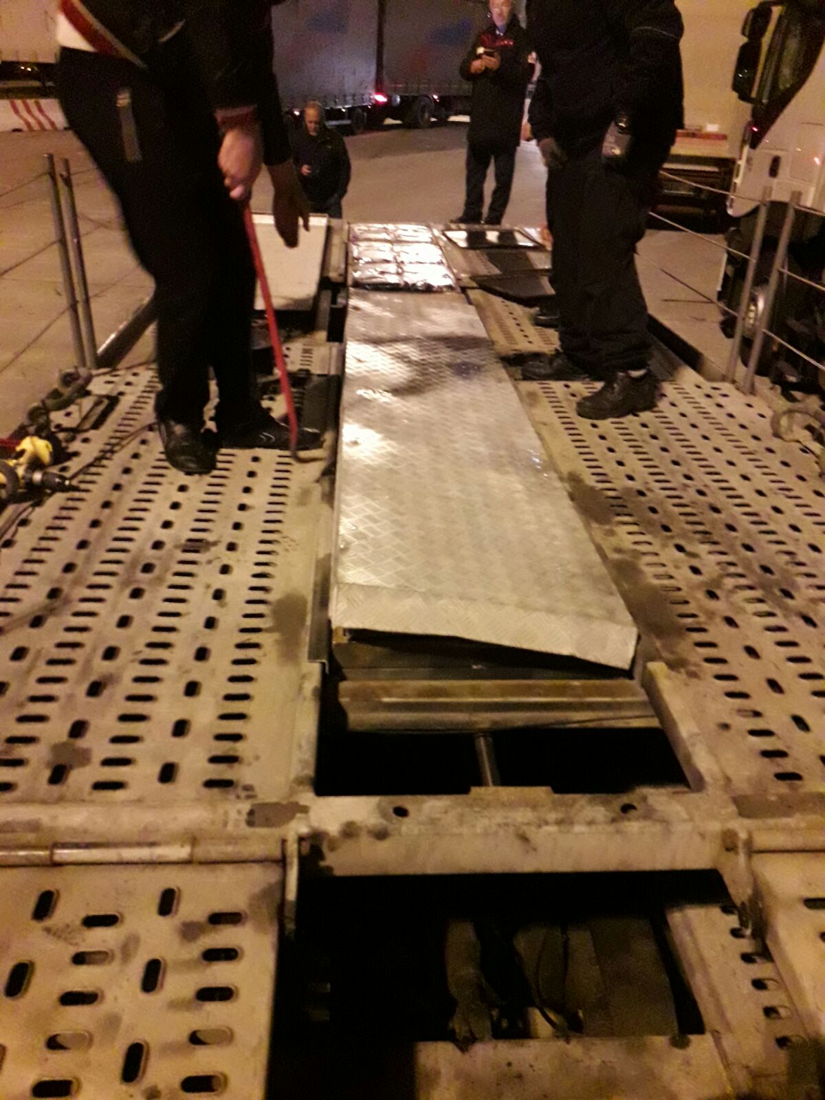 Sërish drogë me kamion në port, 200 kg kapen në Durrës