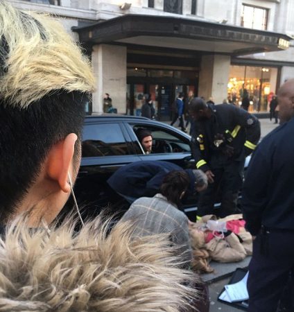 3C544FDB00000578-4141288-This_is_the_moment_David_Beckham_stopped_to_help_a_fallen_lady_a-m-22_1484936703111
