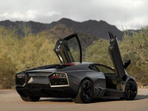 Ky-Lamborghini-Reventon-do-te-humbe-ne-ankand-33-per-qind-te-vleters-foto-2