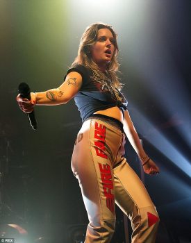 1489743620_tove-lo1