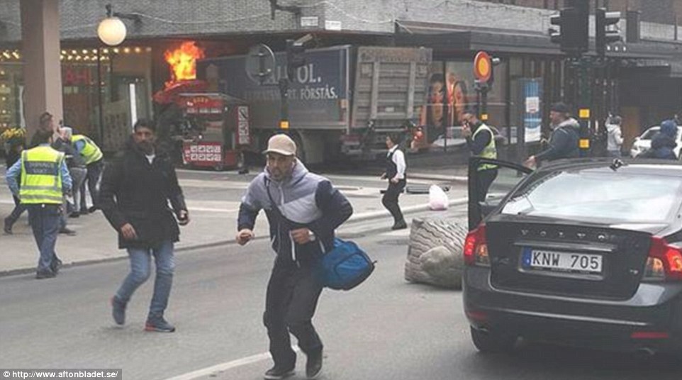 Sulmi në Stokholm/ “Akt terrorist” i mundshëm, kamioni ishte rrëmbyer