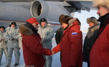 3F59923C00000578-4421072-Russia_s_President_Vladimir_Putin_centre_visited_the_Nagurskoye_-a-102_1492520689543
