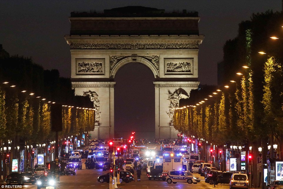Sulmi në Paris/ Policia e dyzuar mes një sulmi terrorist apo kriminal