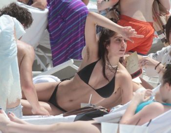 Madonnas-daughter-Lourdes-Maria-Ciccone-Leon-Lola-seen-wearing-a-black-bikini-showing-off-her-cur (1)