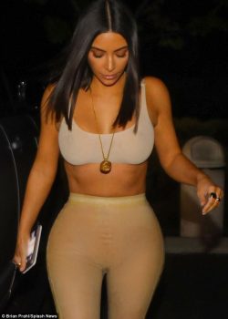 kim-kardashian-3_1492636268-5874877