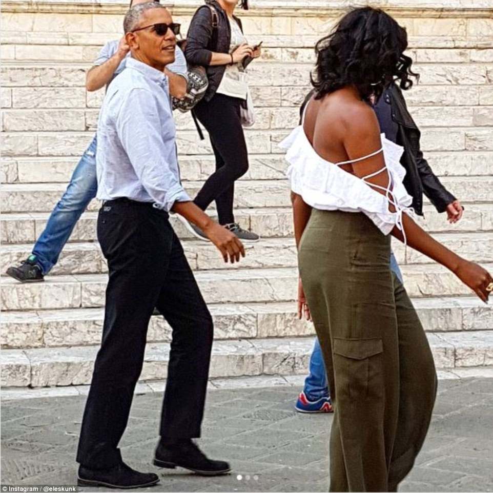 Ish zonja e parë e SHBA-ve me supet e zbuluara, një Michelle Obama në versionin seksi