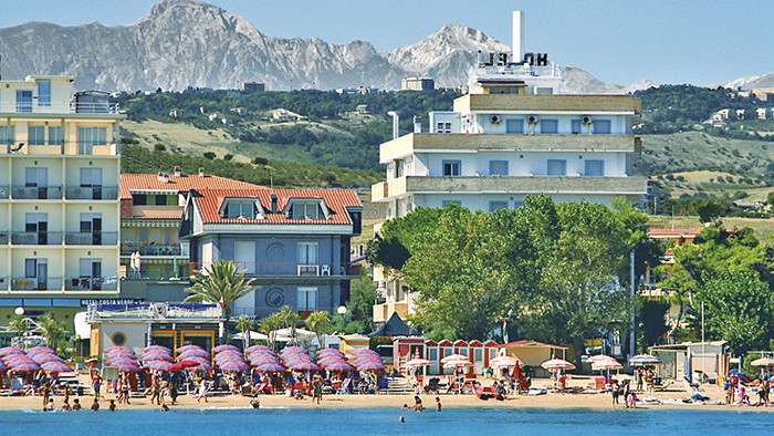 Festa të çmendura me kokainë dhe seks: Kush janë 5 shqiptarët e arrestuar në Itali