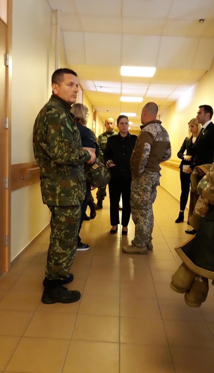 Ushtarakët e plagosur, Xhaçka në Letoni: Tanushi në gjendje të rëndë