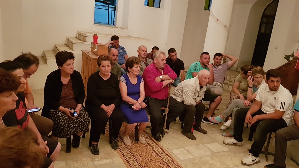 Zgjedhjet/ Tërmet Peçi takim elektoral në kishë