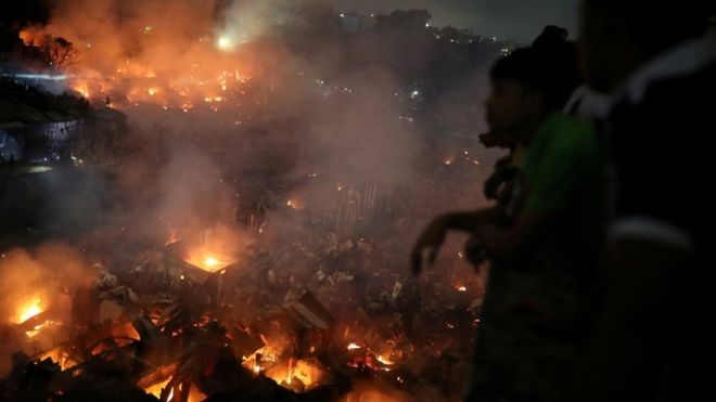 Zjarr në Bangladesh, digjen 15 mijë banesa