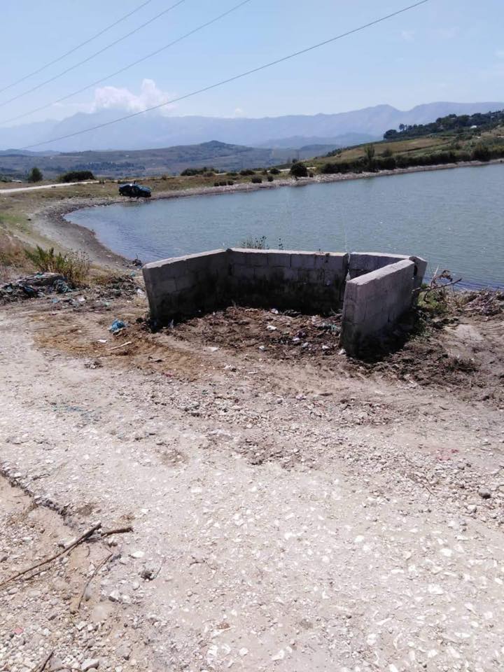 Rama publikon fotot: Asnjë punonjës i opozitës nuk është pushuar nga puna