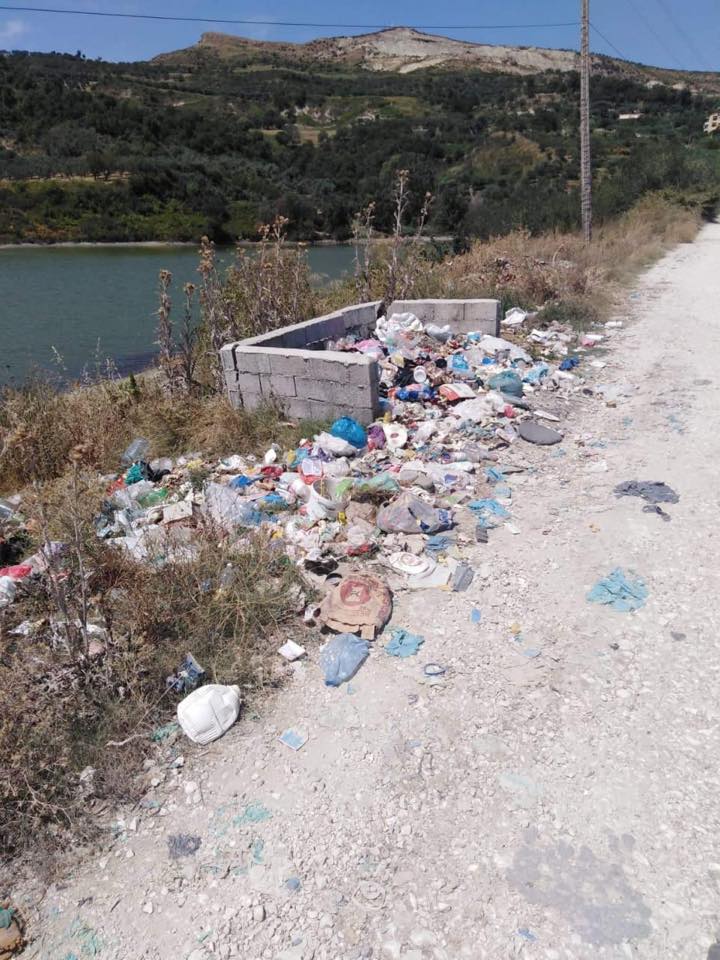 Rama publikon fotot: Asnjë punonjës i opozitës nuk është pushuar nga puna