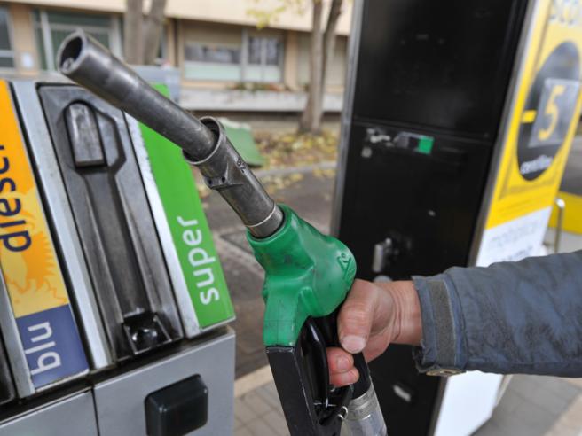Qeveria italiane ul akcizën për benzinën dhe naftën me 15 cent