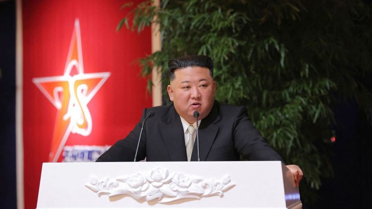 Koreja e Veriut/Prindërit që i lejojnë fëmijët të shohin filma të huaj do dënohen me burg