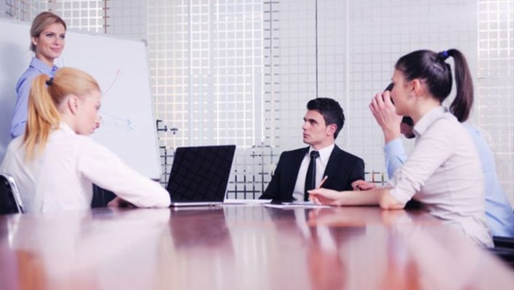 Katër ditë punë në javë, gjen mbështetje të gjerë nga kompanitë në Britani