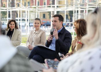 Veliaj me guidat turistike: Këto janë ditët më të mira të turizmit në Tiranë