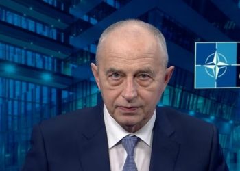 Zëvendësshefi i NATO-s: Rusia po pëson humbje edhe jashtë fushëbetejës