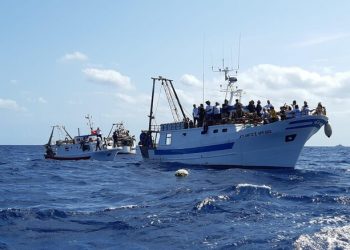 Itali/ Përmbyset anija me emigrantë, 30 të vdekur