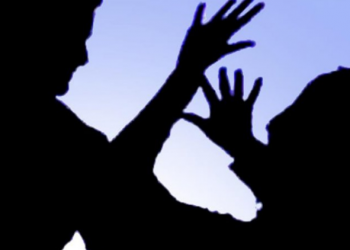 57-vjeçarja franceze i këput gjuhën abuzuesit dhe e çon në polici si provë