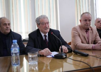 Berisha në Tepelenë: Revolucionet i bën pakica, fitoren e firmos shumica