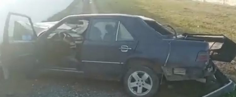 Humbi kontrollin e mjetit dhe doli nga rruga, ndërron jetë shoferi rrugës për në spital