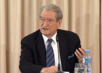 Auditimi i ndërtesave të vjetra, Berisha: Rama ka qëllim të prishë 96 mijë banesa