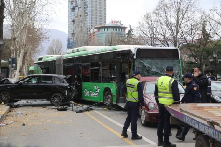 Aksidenti në Tiranë, arrestohet shoferi i autobusit të Unazës