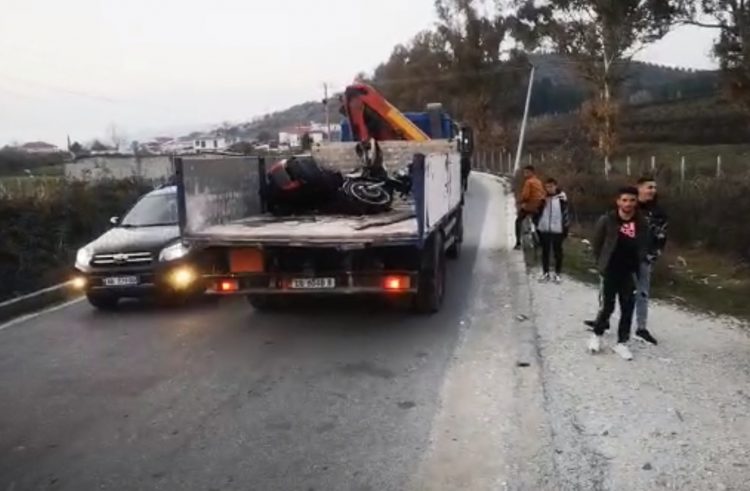 Gjenden 2 motora të djegur brenda rezervuarit të Thanës