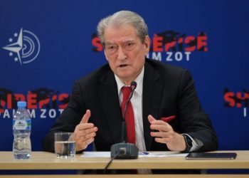 – Berisha: Çdo ndërtim pa leje paguan te policia gjobën deri në 200 mijë euro