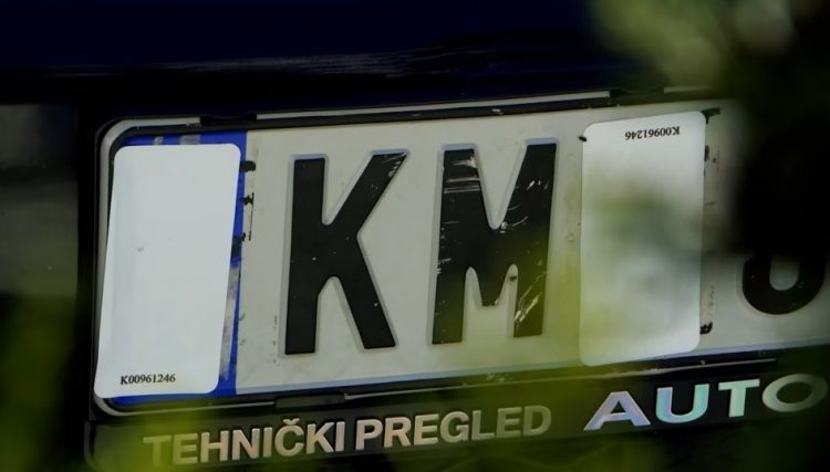 Si po shkon procesi i ndërrimit të targave serbe?