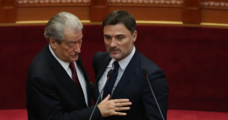 Aliebaj i kërkon Berishës të largohet nga selia e PD