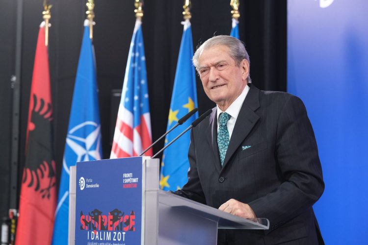 Berisha në Vlorë: Gjatë 8 viteve, 40% e vlonjatëve janë larguar nga vendi