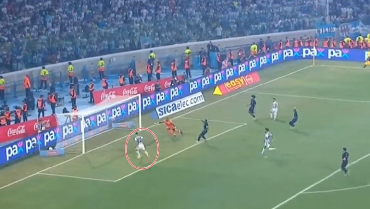 VIDEO/ Messi e nxjerr me portën bosh, Martinez bëhet “gazi i botës”