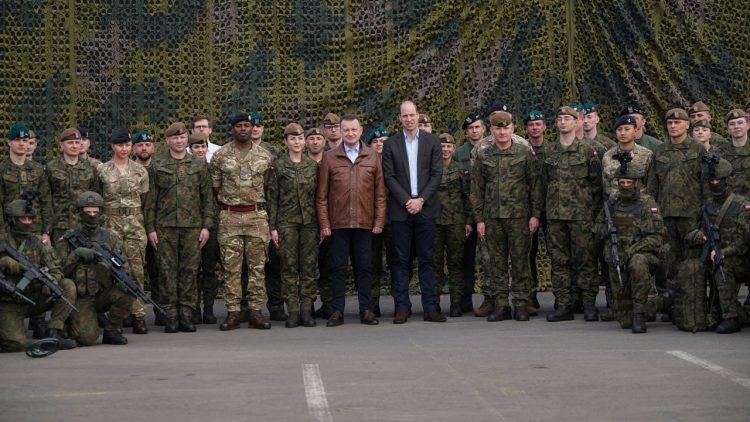 Lufta në Ukrainë/ Princi William udhëtim sekret në Poloni, takon trupat britanik