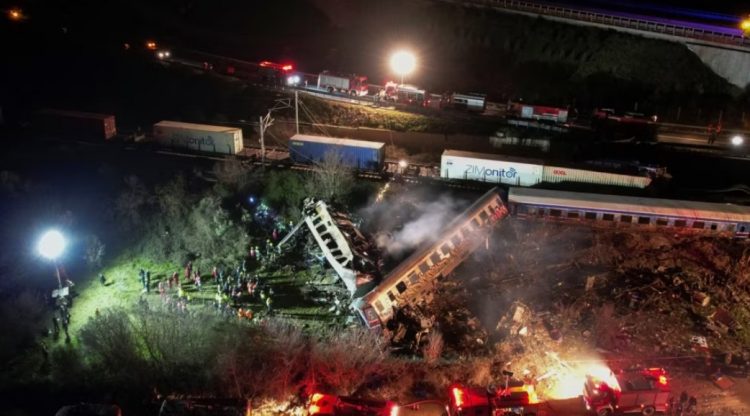 Përplasja e dy trenave në Greqi, shkon në 43 numri i viktimave