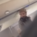 Arrestohet një 33-vjeçar pasi sulmoi stjuardesën dhe u mundua të hapte derën e aeroplanit