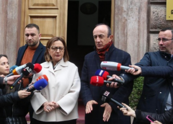 Bordi i Transparencës në Kushtetuese/ Sula: Çmimi i karburantit jashtë çdo lloj logjike