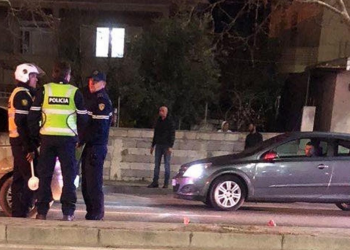 Aksident në Durrës/ 7-vjeçaren e përplas makina, dërgohet në spital në gjendje të rëndë